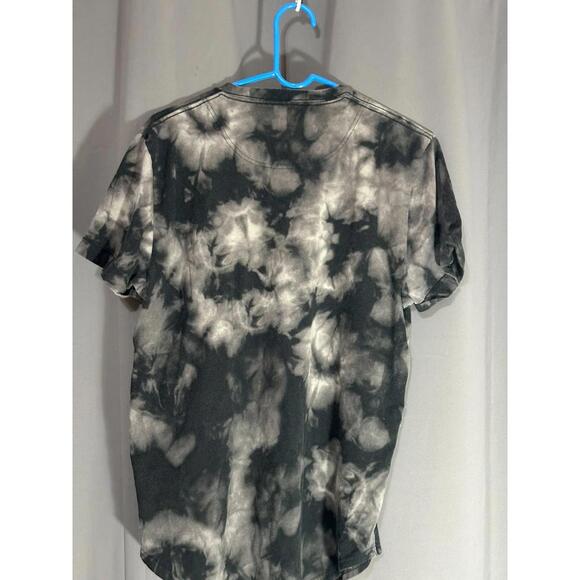 Hollister Tie-Dye Tee – Size L, Black & Gray, Curved Hem, Soft Cotton Blend - Picture 7 of 8
